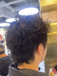 -虫二·专注健康烫染沙龙