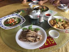 -鲤鱼塘农家山庄