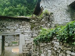 -高荡千年布依古寨旅游景区