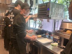 -必胜客(大宁路店)