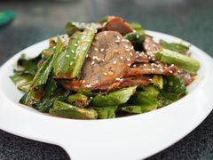 香菜拌牛肉-老幺泉水鸡