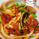 坐落于西街的一家绝美烤肉店  阳台上可近观西街的热闹