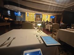 -龙虾酒吧扒房(宁波香格里拉店)