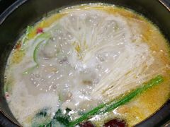 -洪氏嗨捞·广东猪肚鸡·椰子鸡火锅(西咸万象城店)
