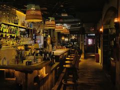 -城墙外BAR