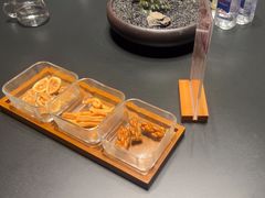 -忆江南·临江鱼馆