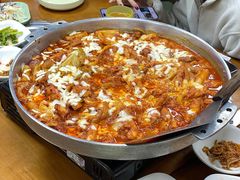 -亲昵春川鸡排(韩国美食街店)
