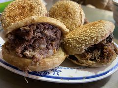 烧饼夹烧牛羊肉-老爆肚满五香烧牛羊肉