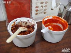桌上的调料-原巷口鱼丸店(龙头路外卖店)