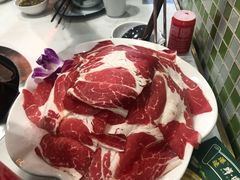 精品上脑肥牛-港迹·鲜围煮海鲜火锅(湖州时代广场店)