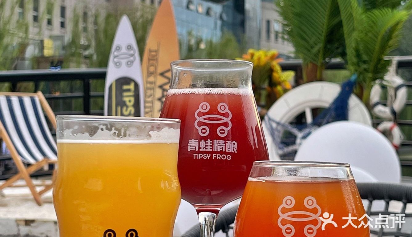 北京河上的特色餐厅