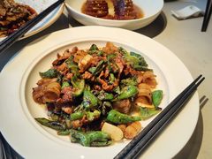 辣椒生爆土猪肉-柴门头啖汤·经典川菜·慢火汤品(锦城万达店)