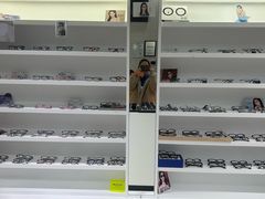 -诺柯视眼镜-蔡司依视路官方工厂店(淞南一店)