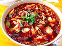 水煮巴沙鱼-饭饱香土碗菜(新科店)