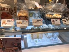 面包甜点陈列柜-喜茶(佛山岭南站店)