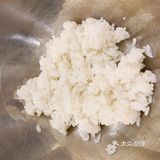 八百年不煮饭的我家为了做饭团特地煮了锅米饭