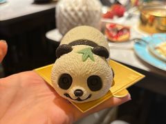 -雍容荟帝王蟹活龙虾展台自助(IFS黑金店)