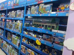 -逝水玩具折扣店