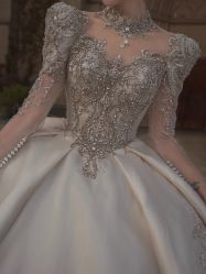 -不晚国际婚纱礼服