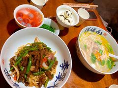 杭椒牛柳拌川-李犟大爆鳝面·手工蟹黄包(湖滨西湖店)