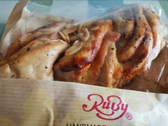 -红宝石·鲜奶小方·海派西点房(莘庄龙之梦店)