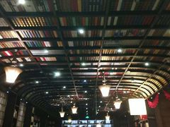 -钟书阁(松江泰晤士小镇店)