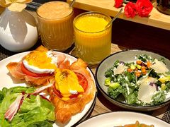 -Common Table · Brunch & Coffee
