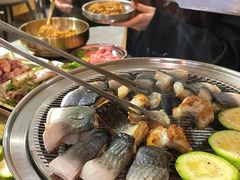 -围炉肉舍•炭烤活鳗•丹东海鲜烤肉(步行街店)