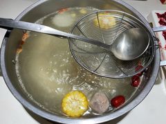 牛骨清汤锅-八合里牛肉火锅(上海世茂广场店)