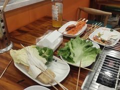 -哈尔滨小酒馆·鲜肉现穿自助烧烤(康新花园店)
