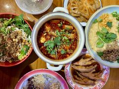 -爆炸头阿姨小四川正宗川味小吃(无任何分店)
