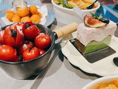 -W COLLECTIVE  DESSERT SHOP