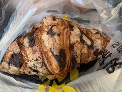 奶酪核桃马里奥牛角包-味多美(梅陇西路店)