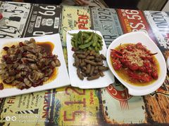 -扒虾小妹儿麻辣海鲜(宏图街店)