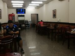 大堂-尊品原汁牛肉面