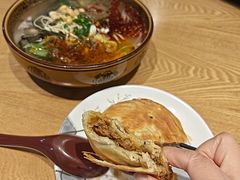 -三好食堂(煎饺·馄饨·肉饼米线·盛世广场店)
