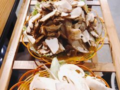 -菌海森林·非遗野生菌火锅(西山区滇池路摩根道店)