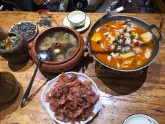 -老滇山寨•云南特色菜•地方菜•民族风情歌舞表演(金碧店)