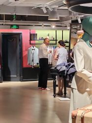 -BRANS PORO布朗斯伯勒西装高级定制·瑞璞西装(金陵店)