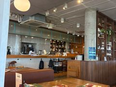 -ROAST coffee & eatery