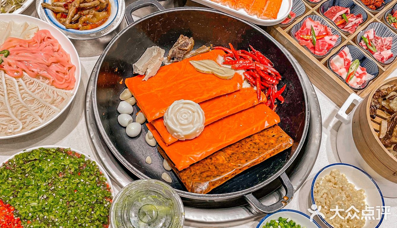 成都美食｜吃到了心心念念的牛排老火锅！安逸～
