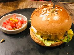 -HIGH FIVE哈福手工汉堡(桂林路店)