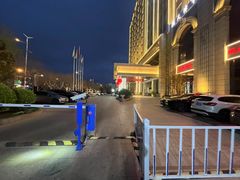 -锦龙国际酒店(天津奥体中心华苑地铁站店)