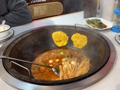 -鲁员外地锅鸡地锅鱼(古墩路店)