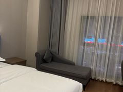 -丽辰酒店(深圳翻身地铁站店)