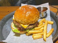 经典牛肉汉堡-404干式熟成牛排馆•聚会餐厅