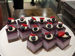 -广州万富希尔顿酒店·感趣自助餐厅·金秋蟹宴生蚝海鲜刺身