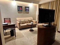 -汕尾巴黎半岛酒店