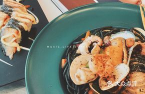 Black Beauty Seafood Pasta