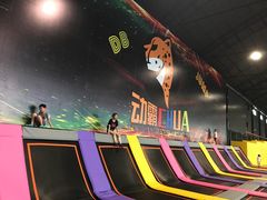 -嘿哟动霸CHUA·新潮玩运动娱乐中心·蹦床滑冰团建乐园